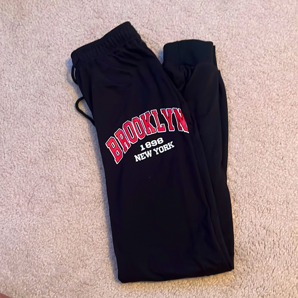 SHEIN EZwear Letter Graphic Knotted Front Sweatpants